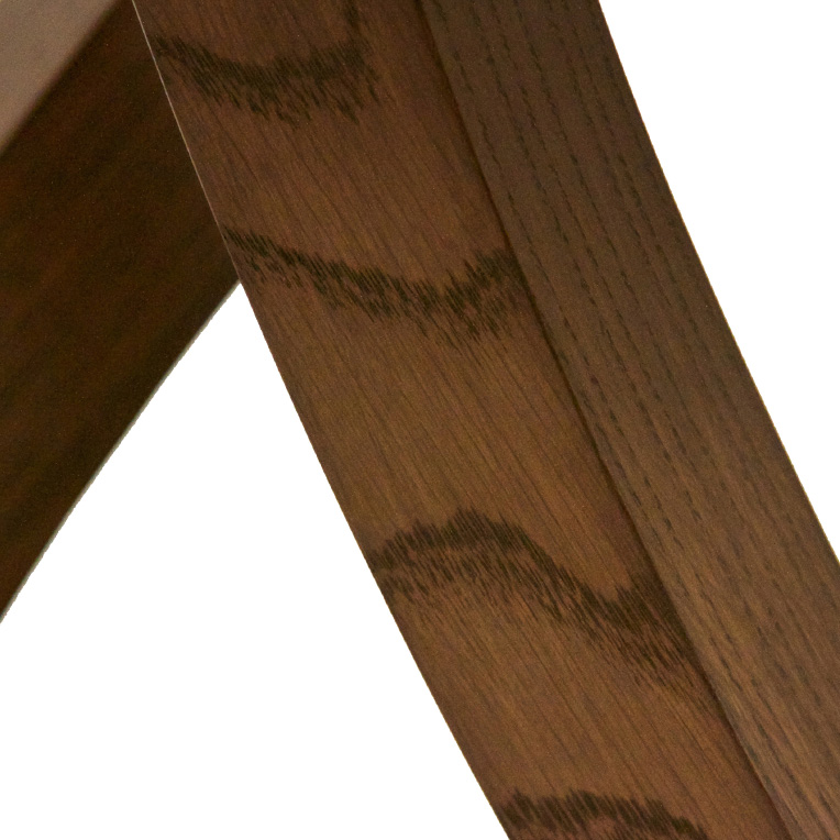 Sidetable leg detail